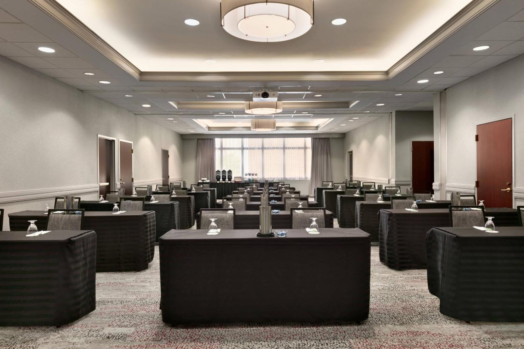 Courtyard By Marriott Tysons Mclean Hotel Тайсънс Корнър Екстериор снимка