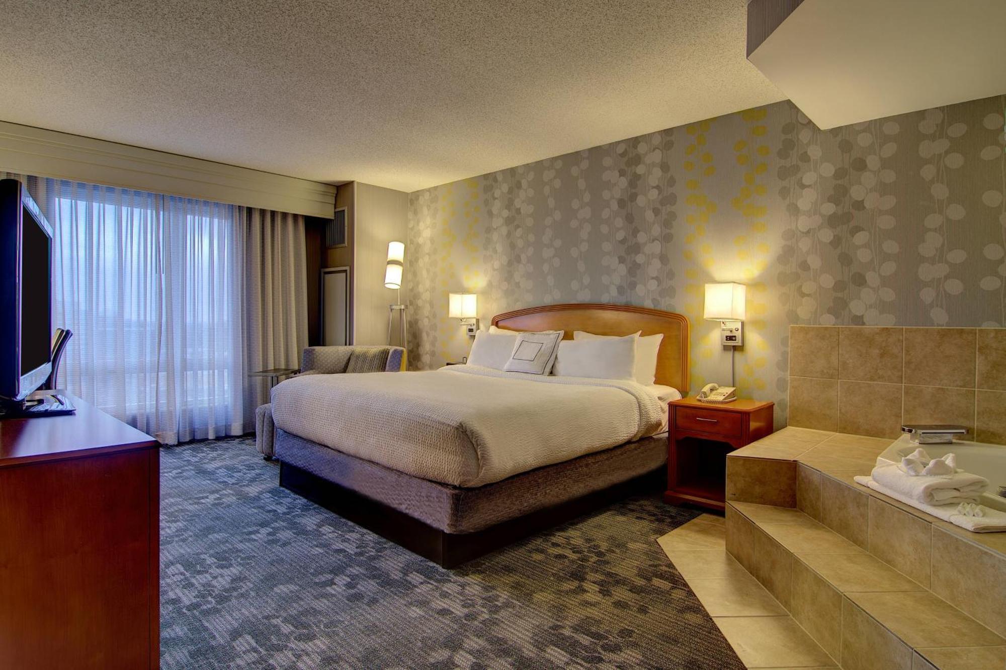 Courtyard By Marriott Tysons Mclean Hotel Тайсънс Корнър Екстериор снимка