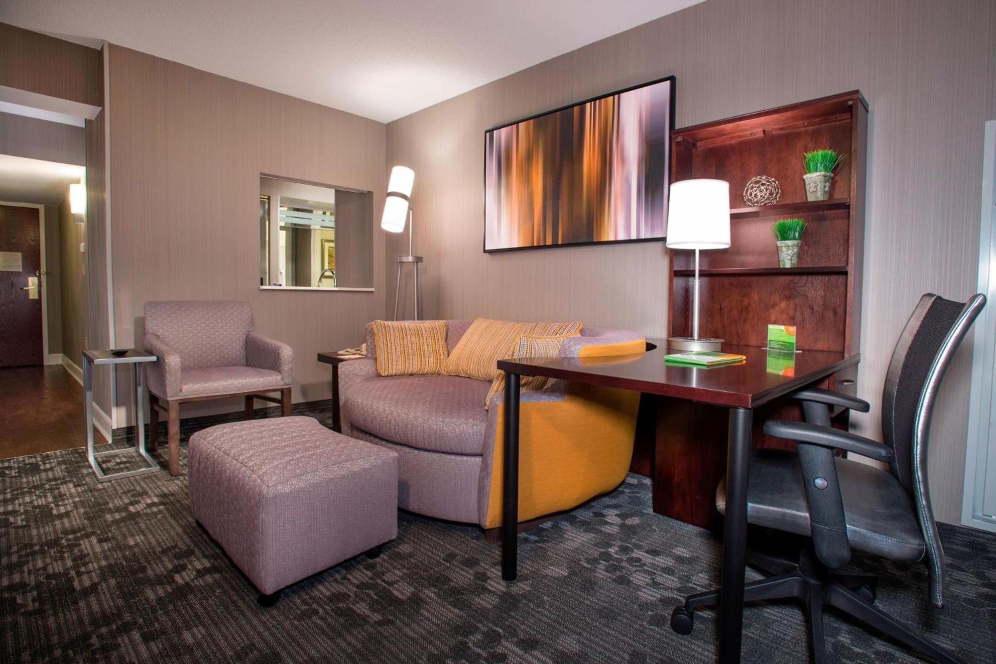 Courtyard By Marriott Tysons Mclean Hotel Тайсънс Корнър Екстериор снимка