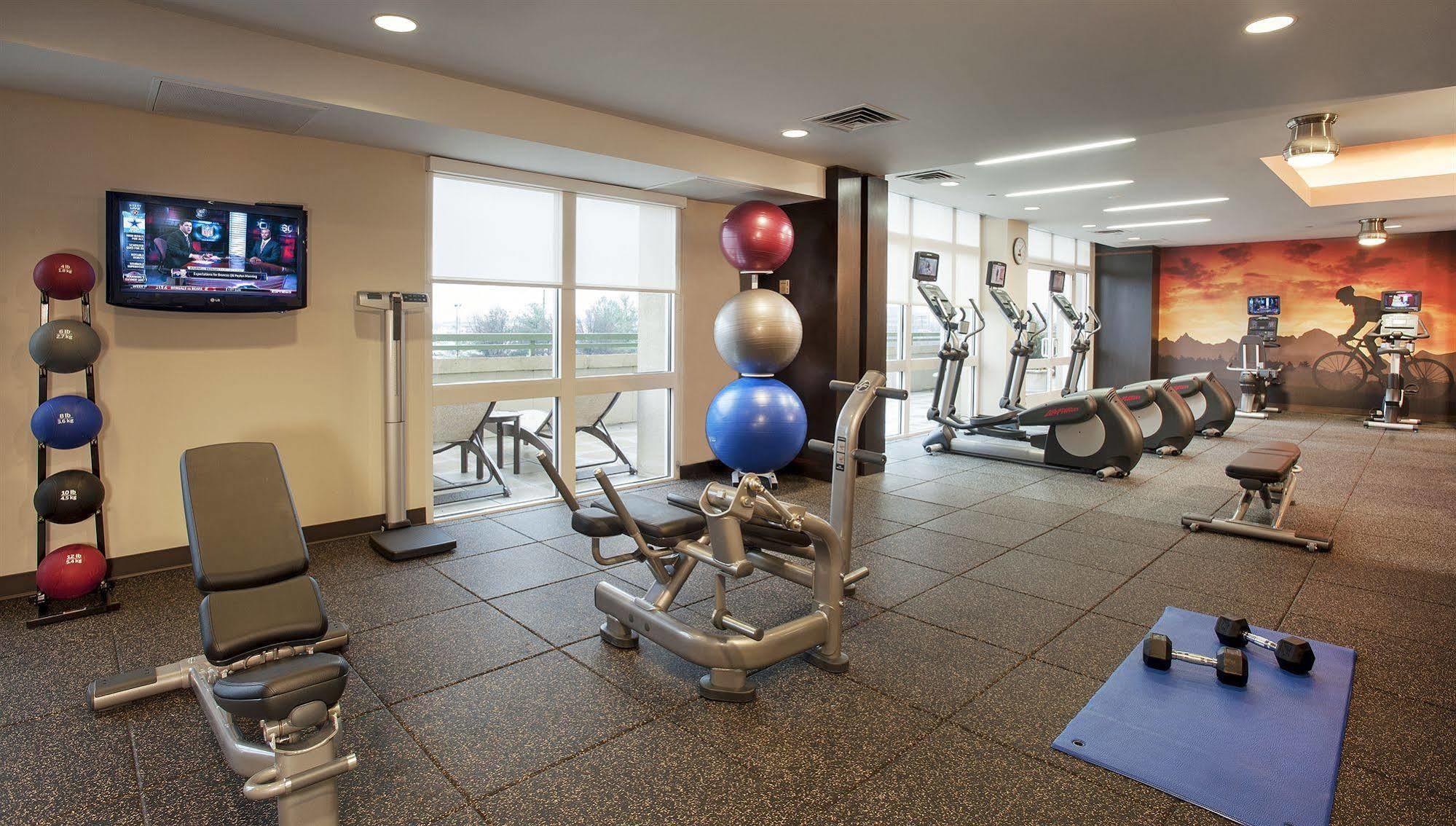 Courtyard By Marriott Tysons Mclean Hotel Тайсънс Корнър Екстериор снимка